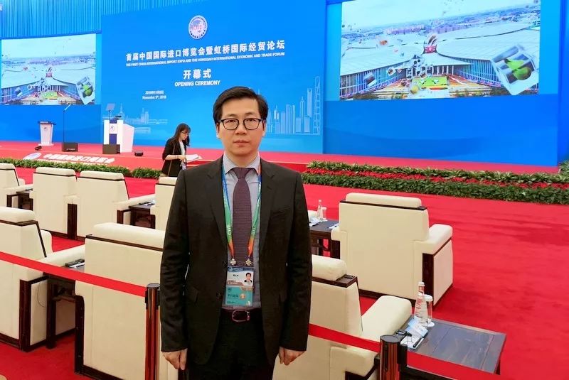 <a href=http://www.fzytsz.cn target=_blank class=infotextkey>雙良</a>第一視角帶您走入“進(jìn)博會(huì)”首日