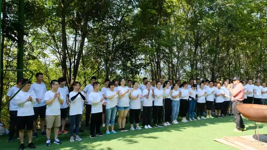 “雙良新型光催化“團(tuán)隊為王，風(fēng)雨同行”！